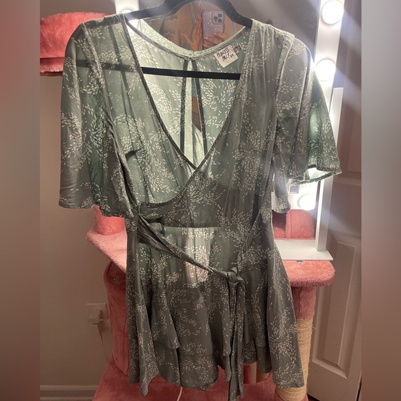 Princess Polly the Louie Romper Sage - Picture 3 of 10